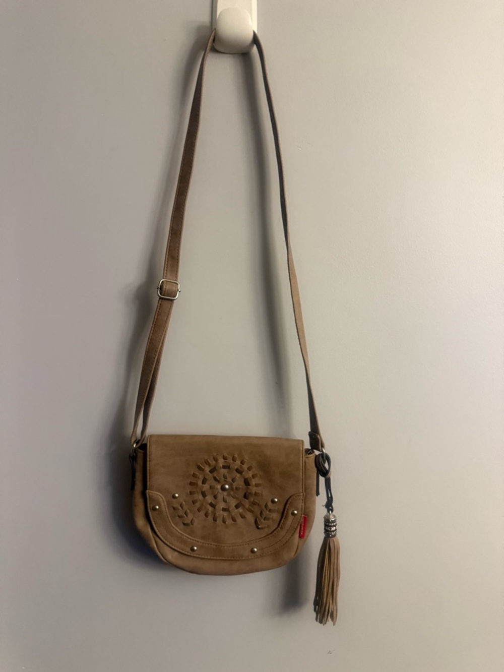 Unionbay Boho Crossbody Bag Tan Faux Leather Tassel Purse - Picture 2 of 10